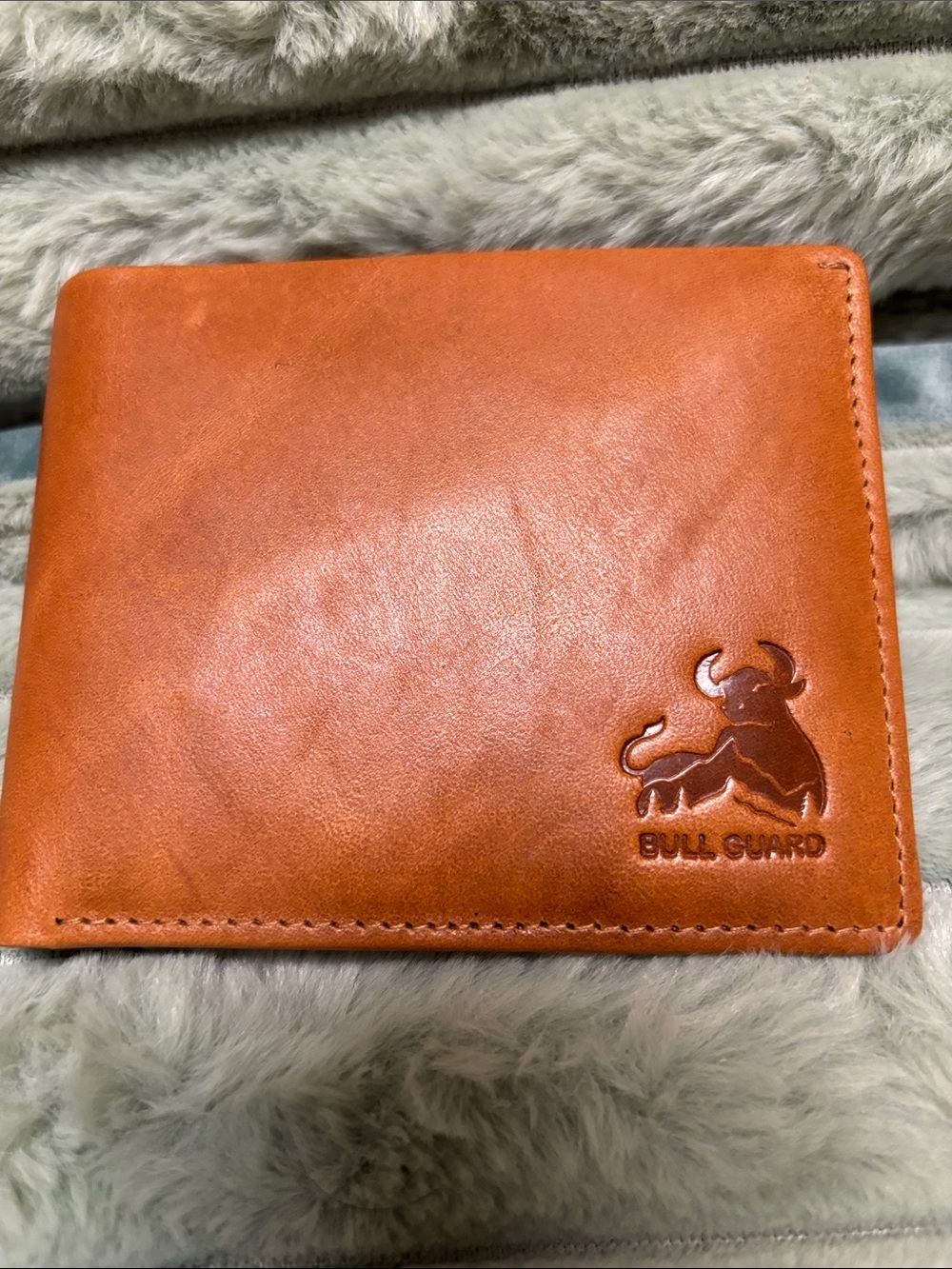 Bull Guard RFID blocking Men's Leather Bifold Wallet — Tan
